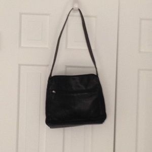 Dockers Black Leather shoulder strap handbag